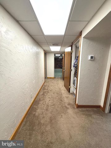 19 VALERIE DR, Elizabethtown, PA 17022