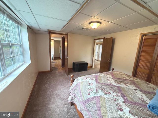 19 VALERIE DR, Elizabethtown, PA 17022