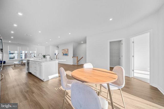 43730 TRANSIT SQ, Ashburn, VA 20147