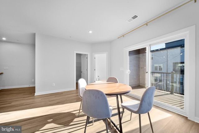 43730 TRANSIT SQ, Ashburn, VA 20147