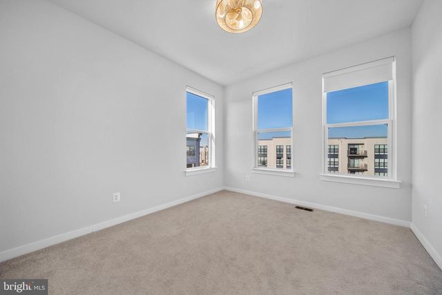 43730 TRANSIT SQ, Ashburn, VA 20147