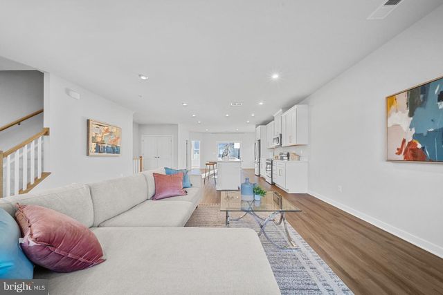 43730 TRANSIT SQ, Ashburn, VA 20147