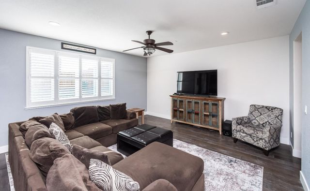566 Verona Cir, Lincoln, CA 95648