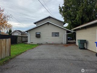 2121 chestnut Street #b, Everett, WA 98201