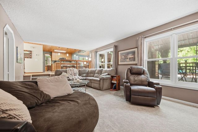 9439 Jewel Lane Court N, Forest Lake, MN 55025