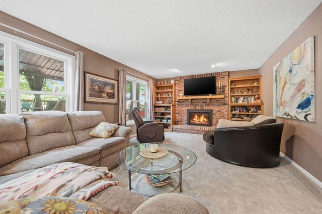9439 Jewel Lane Court N, Forest Lake, MN 55025