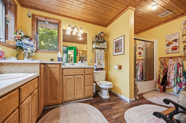 9439 Jewel Lane Court N, Forest Lake, MN 55025