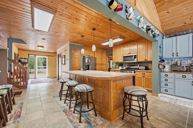 9439 Jewel Lane Court N, Forest Lake, MN 55025