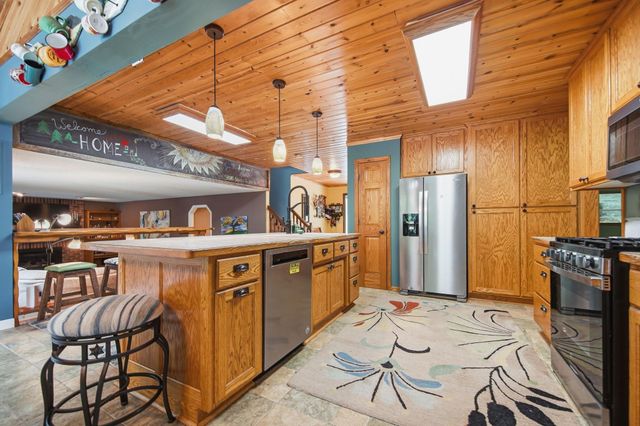 9439 Jewel Lane Court N, Forest Lake, MN 55025