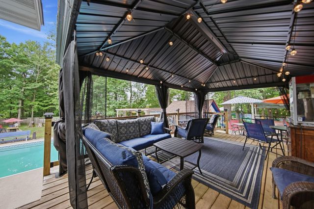 9439 Jewel Lane Court N, Forest Lake, MN 55025