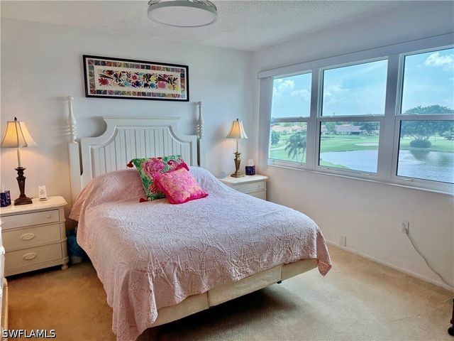 1660 Pine Valley DR 402, Fort Myers, FL 33907