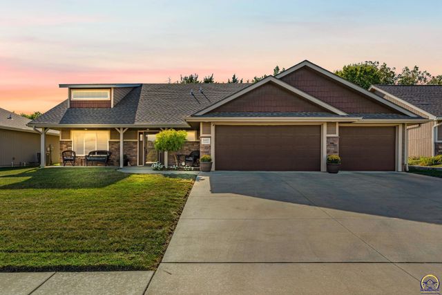 5437 SW Westport DR, Topeka, KS 66610