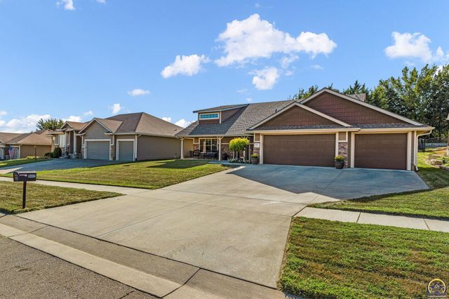 5437 SW Westport DR, Topeka, KS 66610