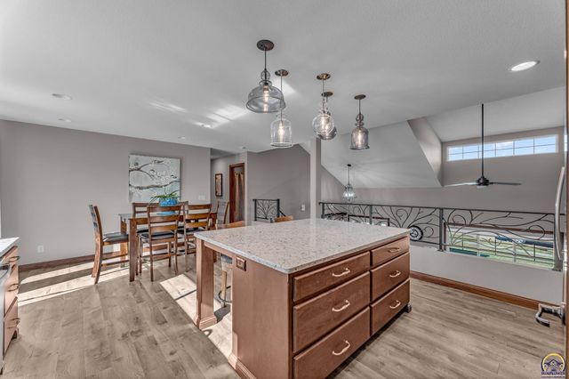 5437 SW Westport DR, Topeka, KS 66610