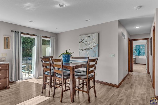 5437 SW Westport DR, Topeka, KS 66610