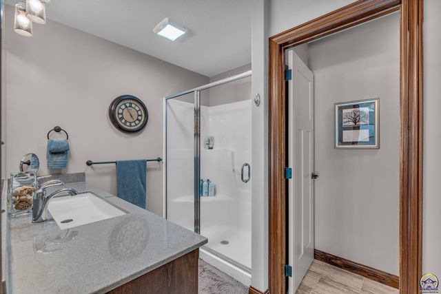 5437 SW Westport DR, Topeka, KS 66610