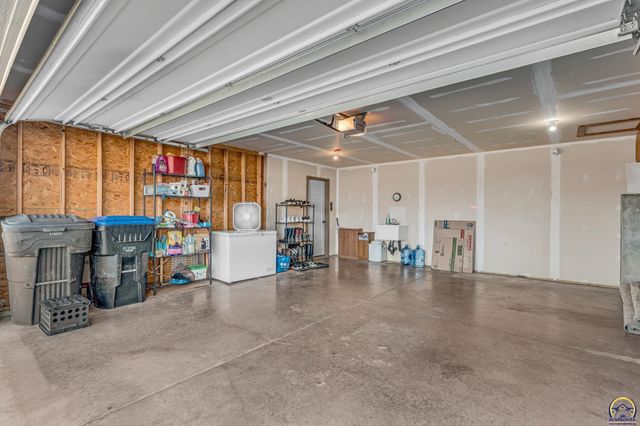 5437 SW Westport DR, Topeka, KS 66610