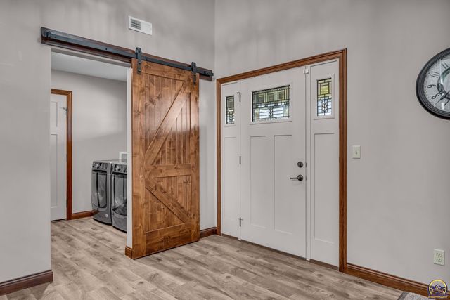 5437 SW Westport DR, Topeka, KS 66610