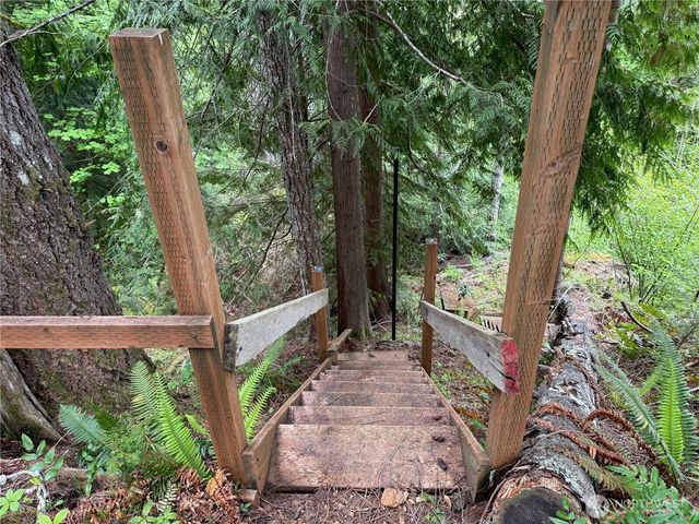 650 W Cushman Ridge Drive, Hoodsport, WA 98548
