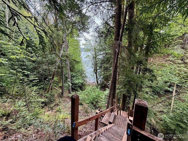 650 W Cushman Ridge Drive, Hoodsport, WA 98548