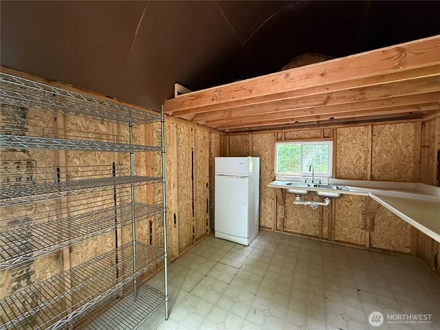 650 W Cushman Ridge Drive, Hoodsport, WA 98548