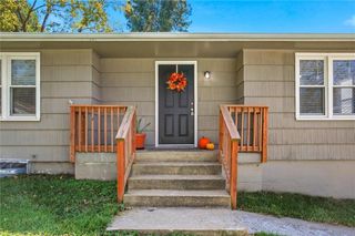 2915 S Sterling Avenue, Independence, MO 64052