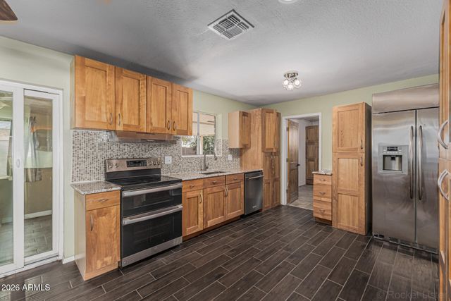 6009 E BOISE Street, Mesa, AZ 85205