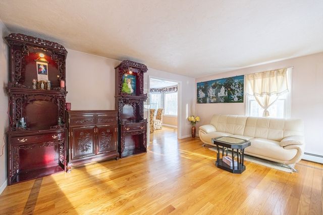 11 Quail Run Rd, Bellingham, MA 02019