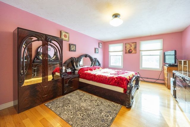 11 Quail Run Rd, Bellingham, MA 02019