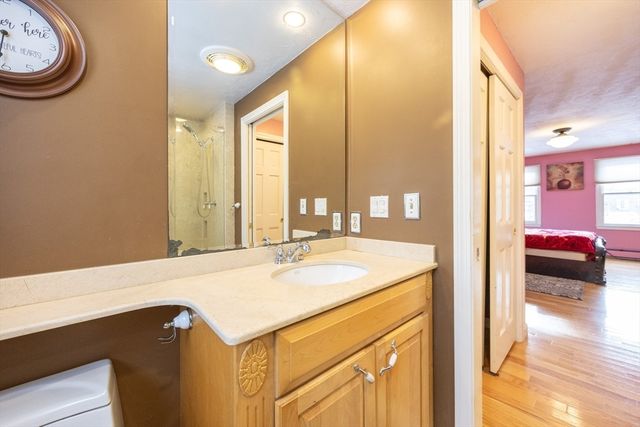 11 Quail Run Rd, Bellingham, MA 02019