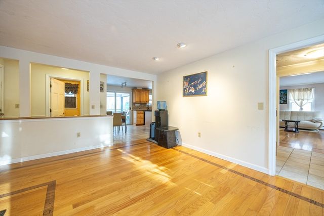 11 Quail Run Rd, Bellingham, MA 02019