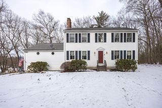 11 Quail Run Rd, Bellingham, MA 02019