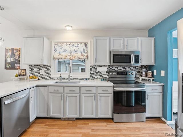 26450 Beamer Street, Harrison Twp, MI 48045