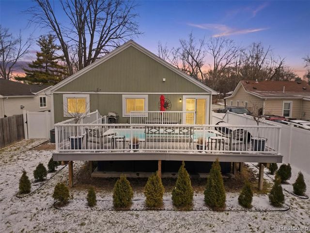 26450 Beamer Street, Harrison Twp, MI 48045