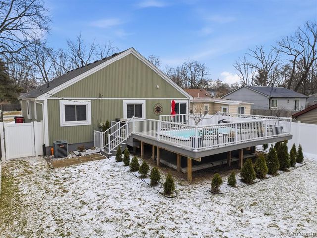 26450 Beamer Street, Harrison Twp, MI 48045