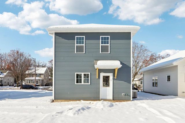 415 Oakland AVENUE, Waukesha, WI 53186