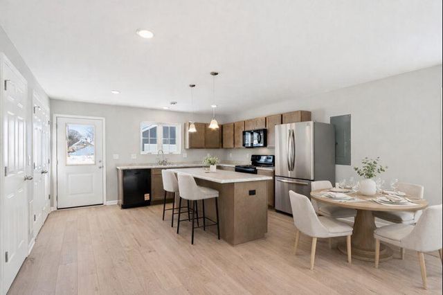 415 Oakland AVENUE, Waukesha, WI 53186