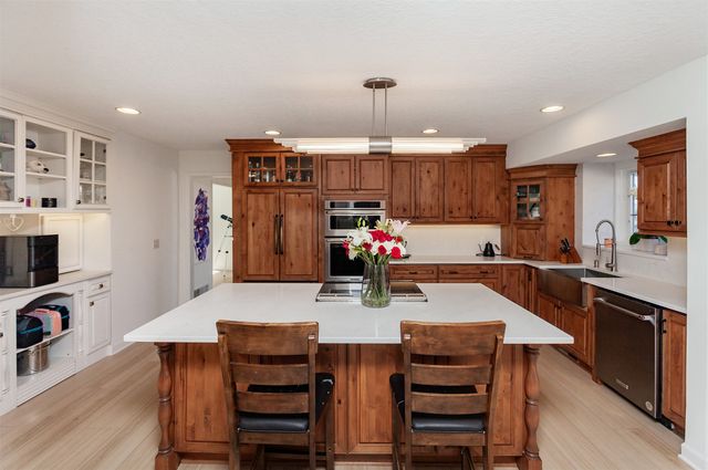 4205 Quail Court, West Des Moines, IA 50265