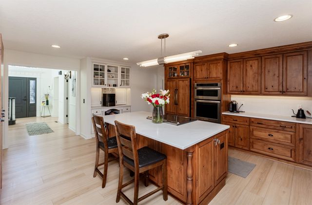 4205 Quail Court, West Des Moines, IA 50265
