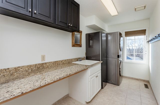4205 Quail Court, West Des Moines, IA 50265
