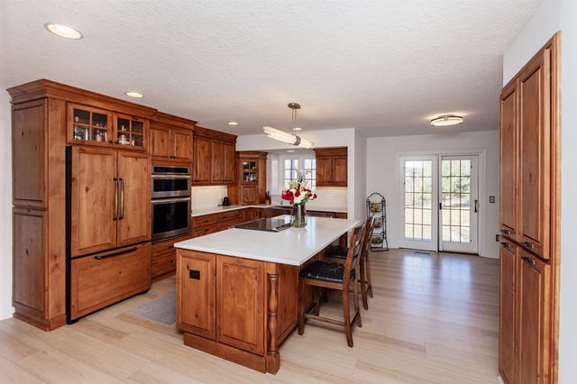 4205 Quail Court, West Des Moines, IA 50265
