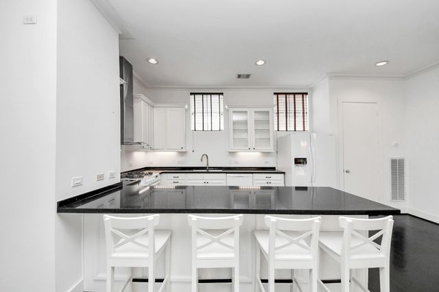 1014 Montrose Boulevard G, Houston, TX 77019