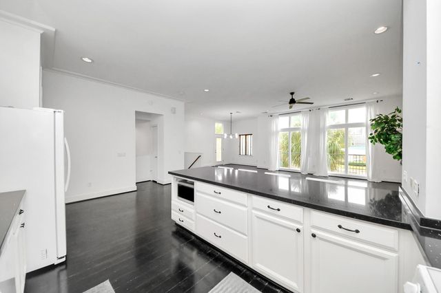 1014 Montrose Boulevard G, Houston, TX 77019