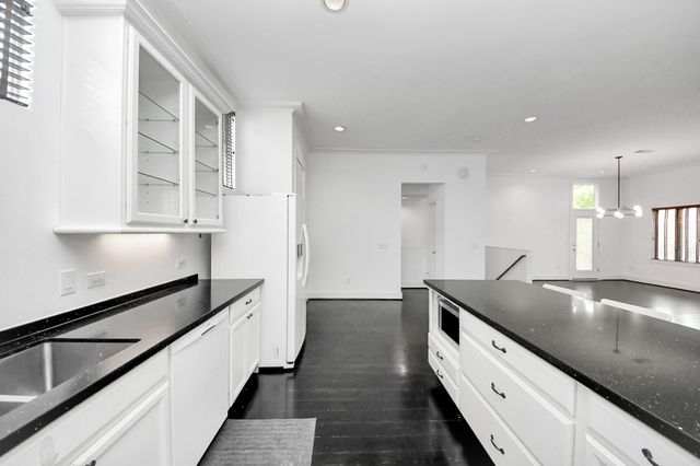 1014 Montrose Boulevard G, Houston, TX 77019