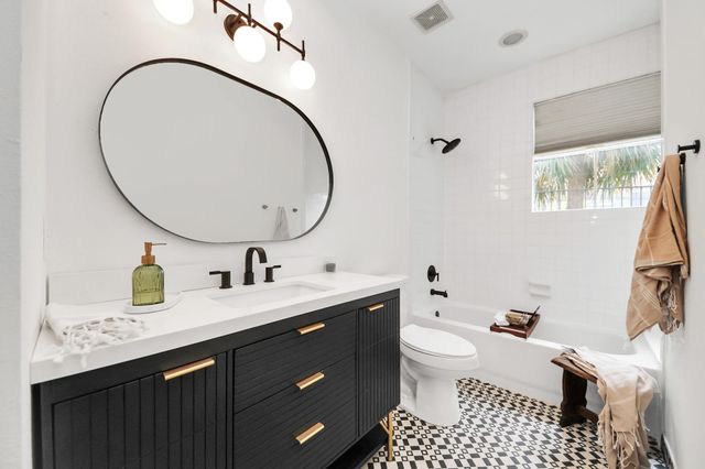 1014 Montrose Boulevard G, Houston, TX 77019