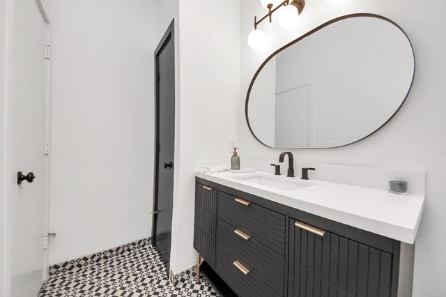 1014 Montrose Boulevard G, Houston, TX 77019