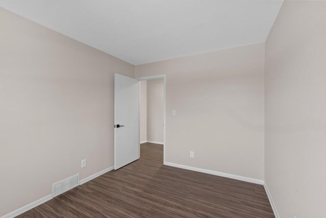 104 W Stoney Ridge WAY, Saukville, WI 53080