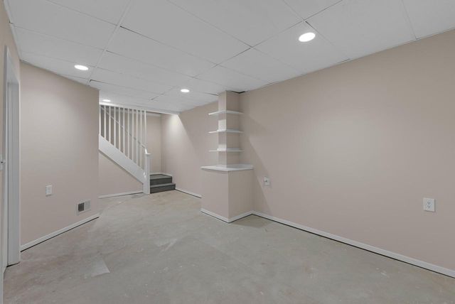 104 W Stoney Ridge WAY, Saukville, WI 53080