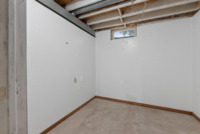 104 W Stoney Ridge WAY, Saukville, WI 53080