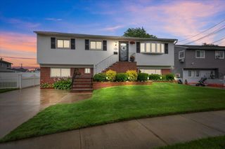2575 Mariners Avenue, Wantagh, NY 11793